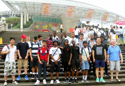 研修团组参观上海东方明珠