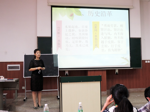 临床医学院杜丽坤老师在比赛中