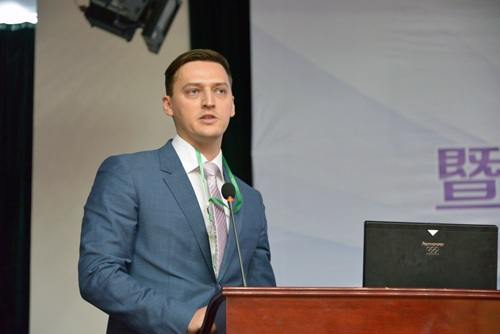 阿穆尔国立医学院Anikin S.V.教授作大会特邀报告