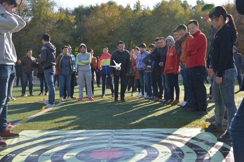 毽球踢准团体赛