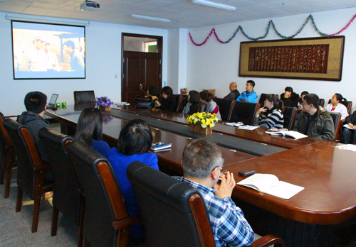 药学院党委组织党员干部观看廉政影片《人间正道》