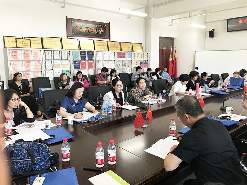 6月15日,学院副院长许佳在省高校思政课片区学习交流中主持讨论环节