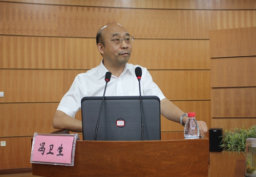 河南中医药大学副校长、国家中医药管理局重点学科及河南省重点学科带头人冯卫生教授作题为《中药化学学科发展现状及对中药现代化、产业和进程的影响》的讲座