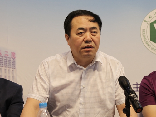 黑龙江省卫生计生委副主任刘福生致辞