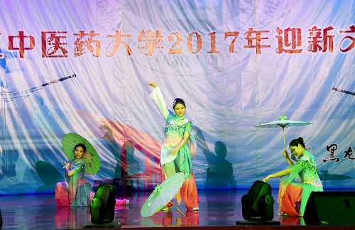 古典舞《风筝误》