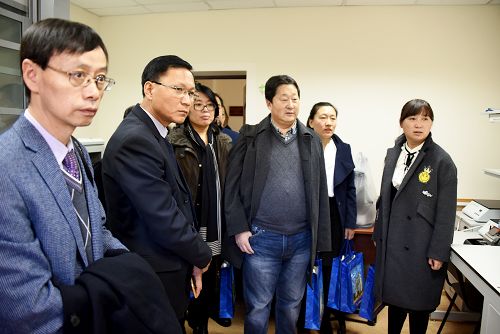 中方师生参观阿穆尔国立医学院实验室