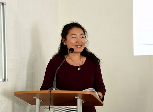 孙阳副教授作题为《鳖甲煎片治疗H22型肿瘤小鼠的实验研究》的学术报告