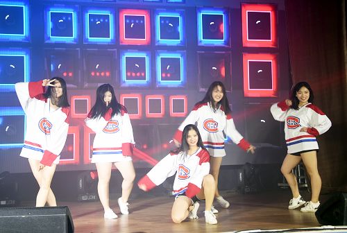 华体会平台(中国)学生表演的节目