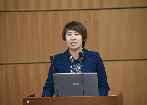 各学院任课教师参加评审会答辩